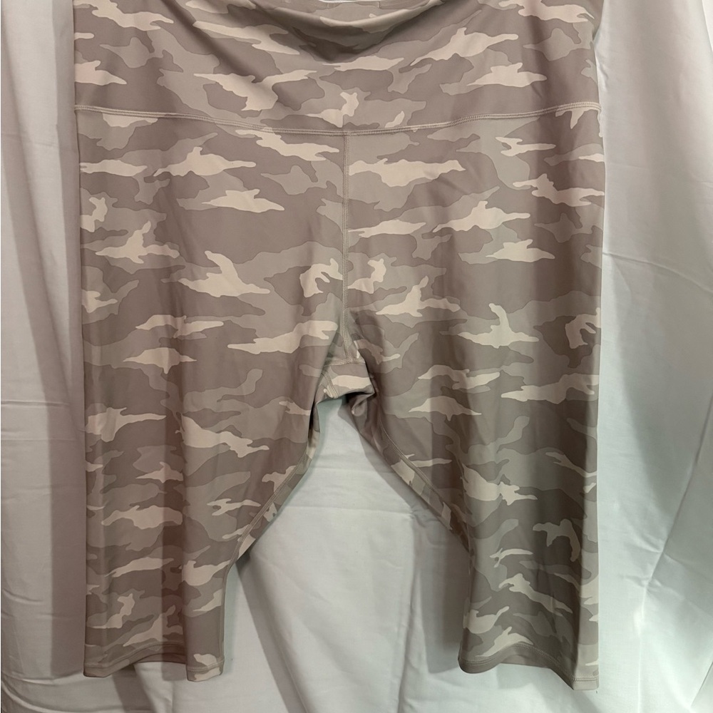 Athleta Gray Camo Crop Leggings